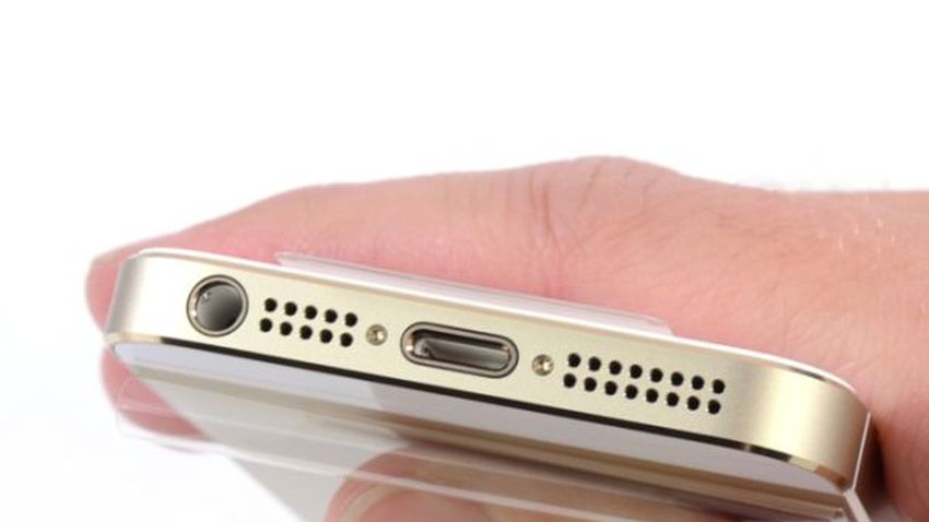 Apple odchudzi iPhone-y nowym rodzajem złącza Jack?