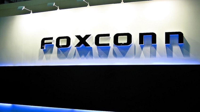 Foxconn zainteresowany kupnem działu wyświetlaczy Sharpa