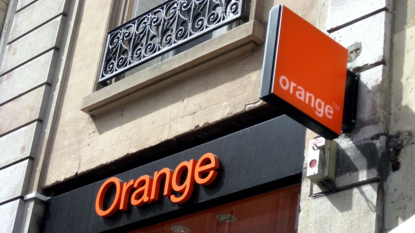 Orange o zmianie strategii i sprzedaży ratalnej