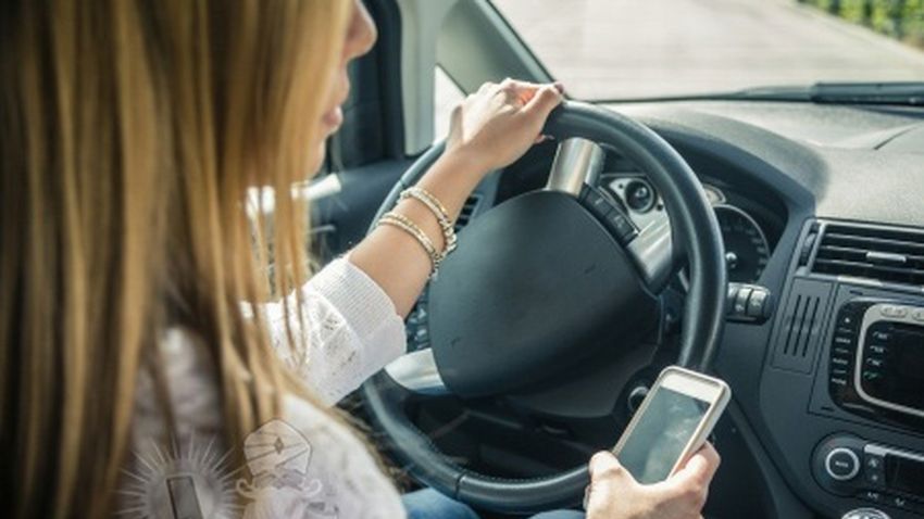 Kierowcy korzystający z telefonu bardziej niebezpieczni niż nietrzeźwi kierujący