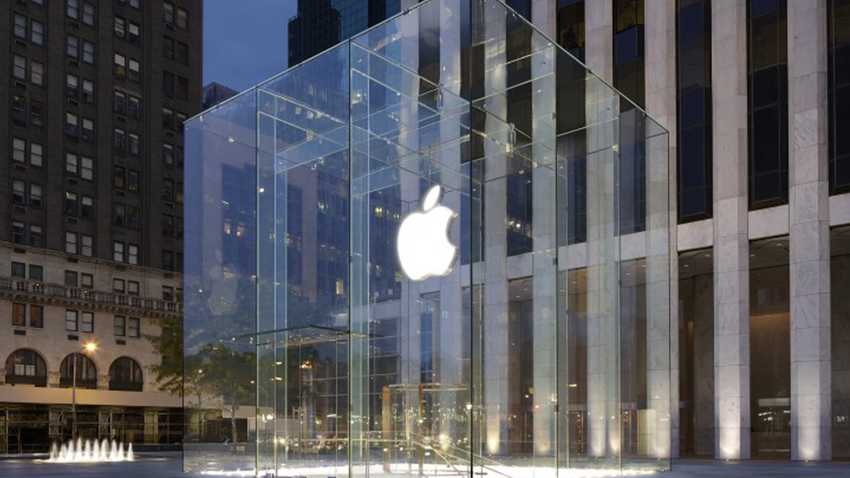 Apple notuje pierwszy w historii spadek sprzedaży iPhone?ów